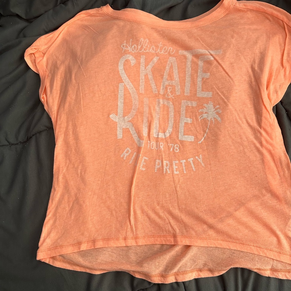 Hollister Coral Skate & Ride Tee --Women's Small